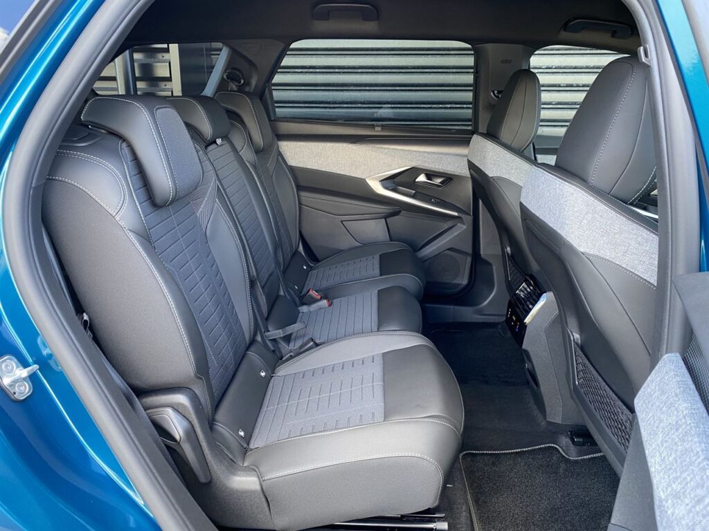 2024 Peugeot 5008