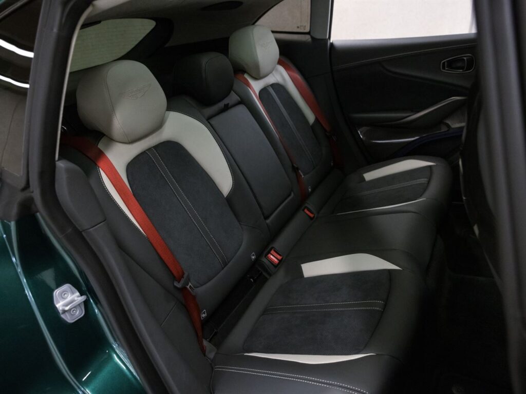 2024 Aston Martin DBX