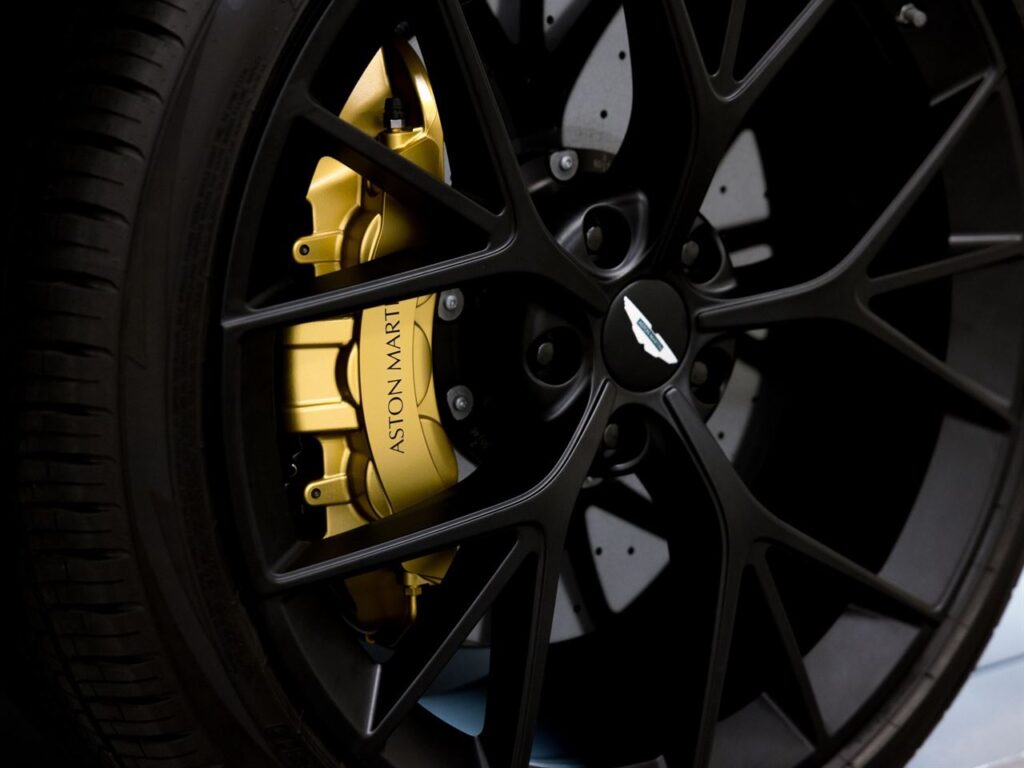 2024 Aston Martin DBX