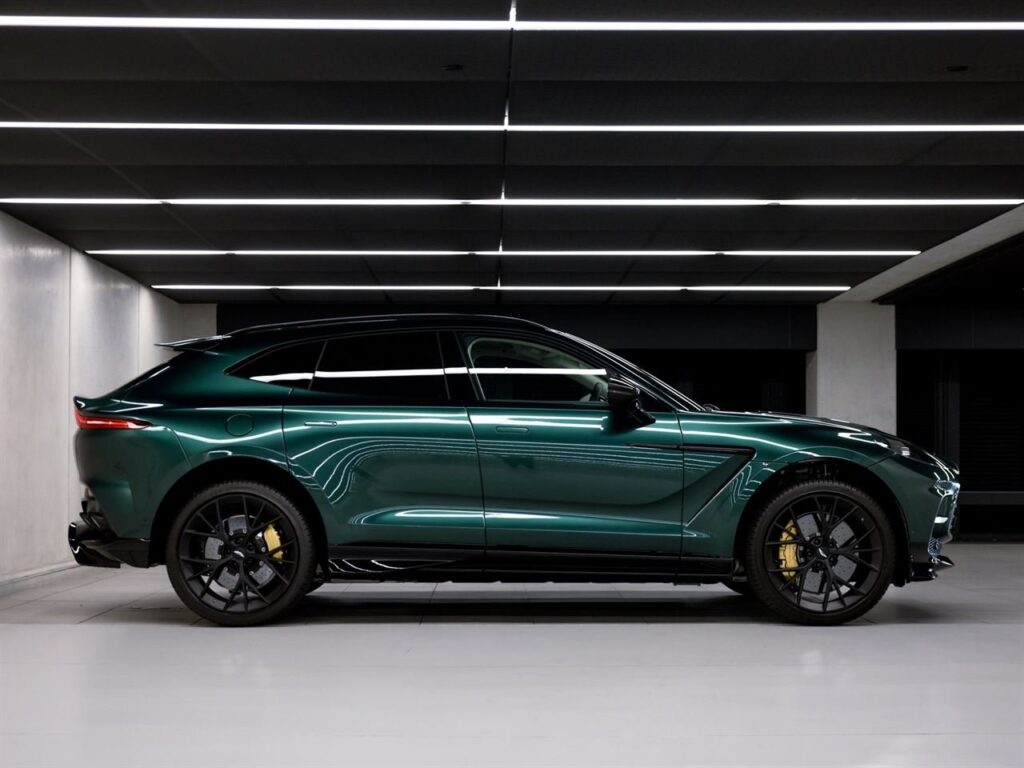 2024 Aston Martin DBX