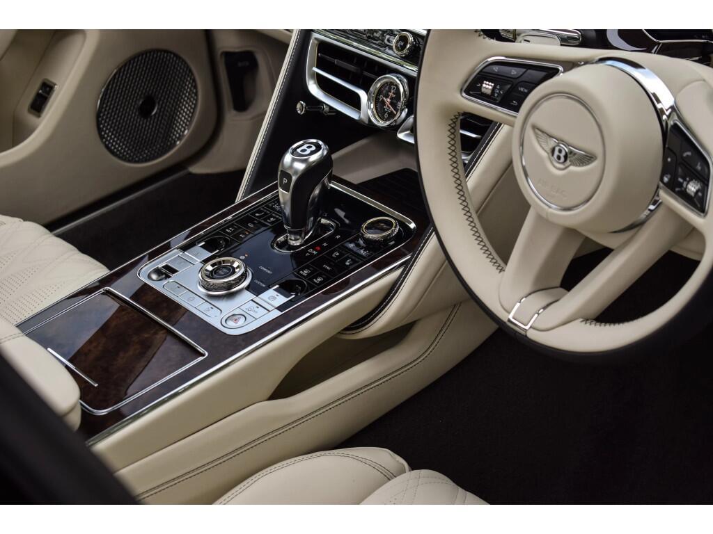 2025 Bentley Flying Spur